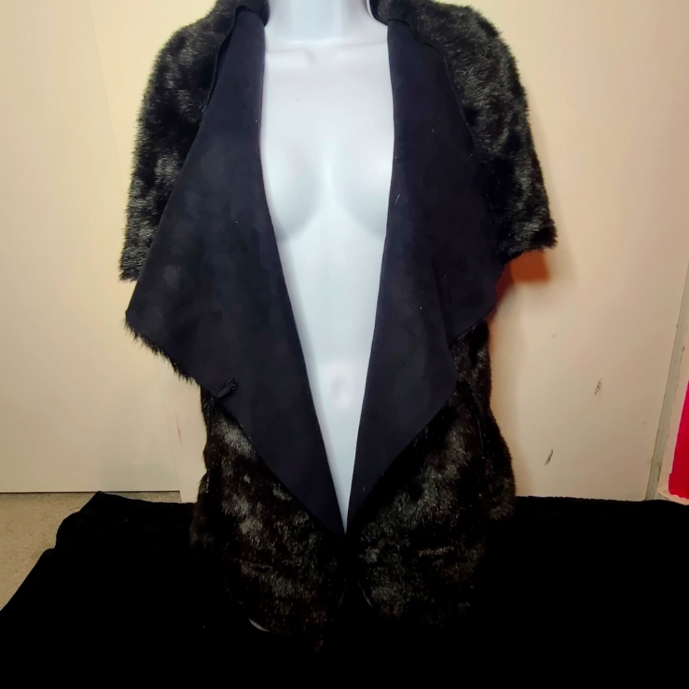 Kenneth Cole Faux fur vest
